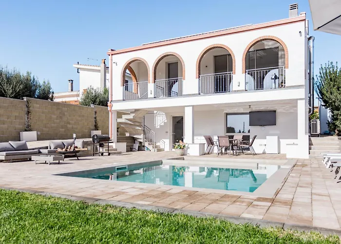 With Heated Pool * Куарту-Сант'Элена