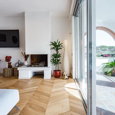 Villa With Heated Pool *