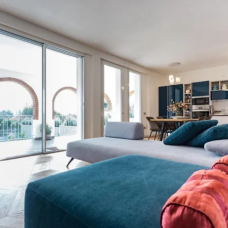 Villa With Heated Pool Quartu SantʼElena