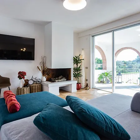 With Heated Pool Villa *
